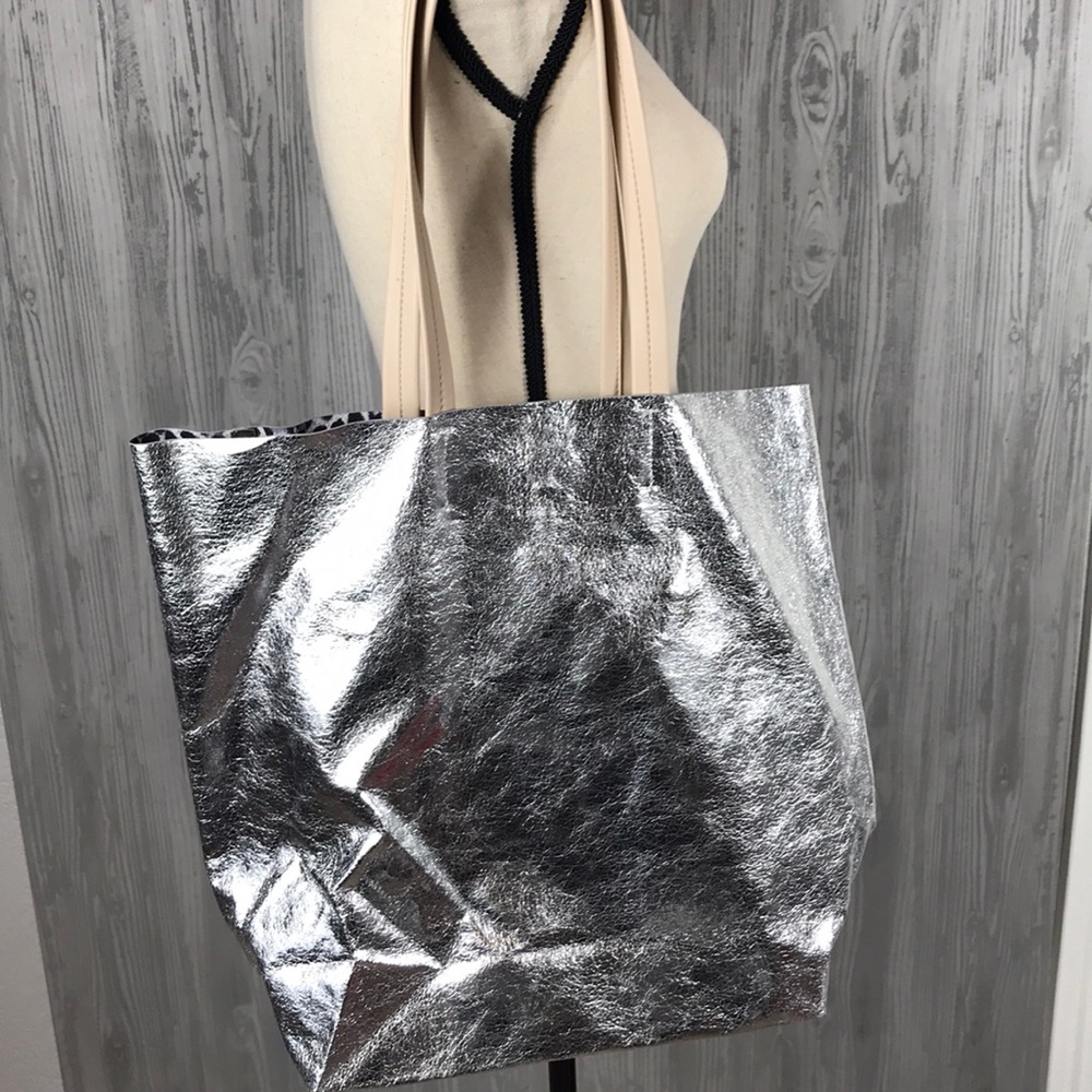 Prive by Sorial metallic tote